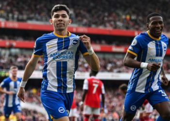 Manchester City amarró media Premier League tras golear 0-3 al Everton y derrota de Arsenal