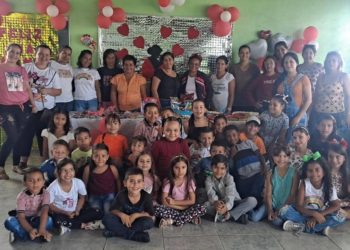 Casa de Los Niños Madreselva agasajó a las madres