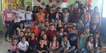 Casa de Los Niños Madreselva agasajó a las madres