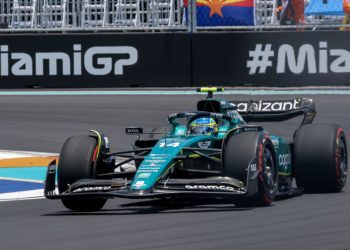 La ‘Alonsomanía’ contagia las gradas y el ‘paddock’ del Gran Premio de Miami