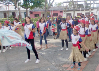 Sonaron duro los tambores y requintas en el día de la canonización de San Benito