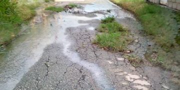 No hay respuesta para subsanar bote de aguas servidas en Sabana de Mendoza