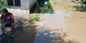 Viviendas y sembradíos bajo las aguas de la Vichú