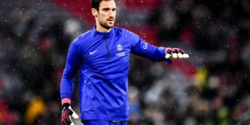 Sergio Rico sigue estable, sedado, con vigilancia estrecha y monitorizado