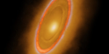 La estrella Fomalhaut podría tener un sistema planetario complejo