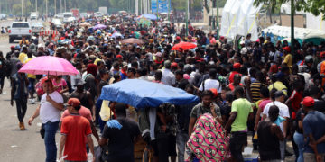 Miles de migrantes llegan a la frontera sur de México ante el fin del Título 42