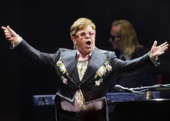 Gloriosa despedida de Elton John de su público en Barcelona