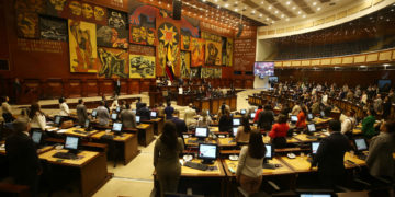 Inicia la sesión del juicio político de censura contra el presidente de Ecuador