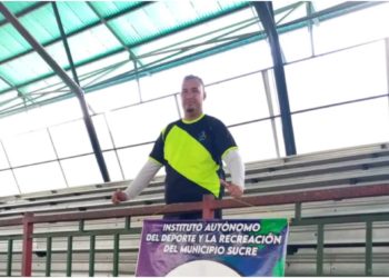 Alcaldía de Sucre gestiona recuperación de alumbrado en torres del estadio Diablos Rojos