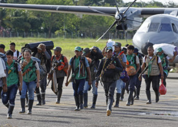 Los indígenas buscan que la selva «libere» a los cuatro niños desaparecidos en Colombia