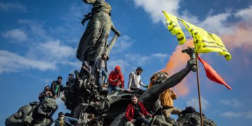 El balance del 1 de mayo en Francia: 406 policías y 61 manifestantes heridos