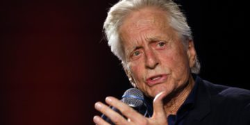 Douglas, en Cannes: «Solo el óscar me permitió salir de la sombra de mi padre»