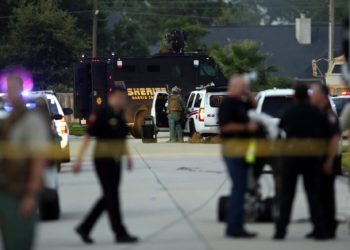 Al menos nueve muertos deja tiroteo en un centro comercial de Texas, en EE.UU.