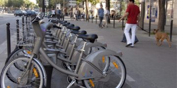 Francia invertirá 2.000 millones hasta 2027 para favorecer el uso de la bici