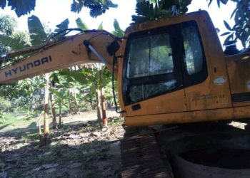 Alcaldía de Bolívar tiene un retroexcavador abandonado en Caja Honda parroquia Cheregué