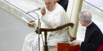 El papa reaparece tras la fiebre y revela su preferencia por Dante, Bloy y Dostoievskij