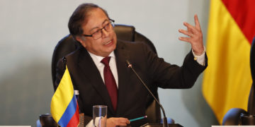 Gustavo Petro llega a Madrid en su primera visita de Estado a España