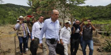 Gobierno colombiano reconoce a víctimas de paramilitares en hornos crematorios fronterizos