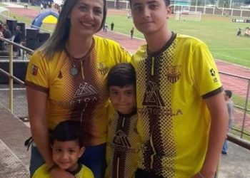 Andrea Valero: «Ser mamá de tres futbolistas era mi sueño»