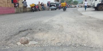 Calles del Mercado Municipal de Valera urgen de asfaltado