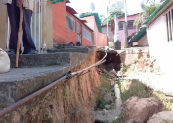 Viviendas del Onoto en riesgo de desplomarse por deterioro del recolector de aguas servidas