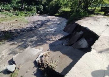 Colapsa carretera Villita-Las Adjuntas en Trujillo capital