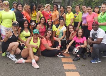 Madres en forma | Grupo de bailoterapia Los Ilustres de Valera: una alternativa para el bienestar físico 