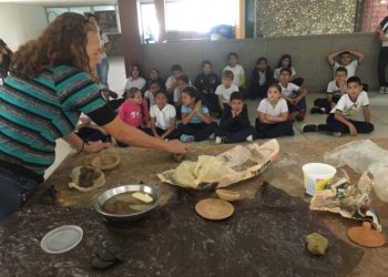 Con muestra artesanal y demostración técnica Incaet y MPPC recordaron el Día del Ceramista