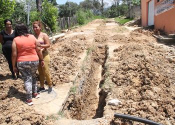 Frontera/ Vialidad de Las Dantas afectada por colapso de tuberías de aguas negras