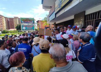 Adultos mayores exigieron salarios dignos por una mejora en su calidad de vida