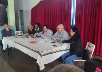 Gremios sindicales se reúnen con junta regional de primaria