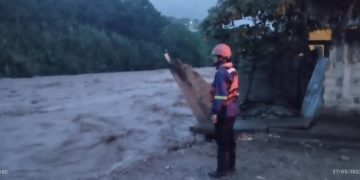 Afectaciones en vías y viviendas anegadas por las lluvias del fin de semana