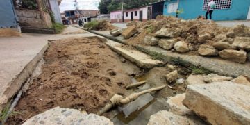 Habitantes de Santa Cruz: «A veces nos estamos hasta 2 meses sin agua»