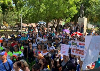 “Emprendedores obligados”: Los maestros anhelaban un sueldo digno para este 01 de mayo