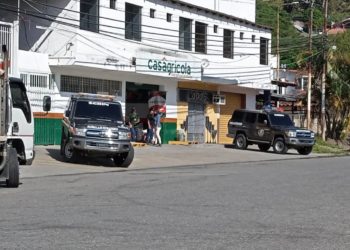Funcionarios del Sebin llegan a la sede de Casagrícola en el municipio Boconó