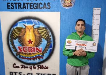 Detienen al alcalde Ernesto Paraqueima por «incitar al odio» contra los niños con autismo
