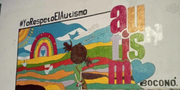 Niños y docentes de educación especial culminaron pictograma en honor al autismo