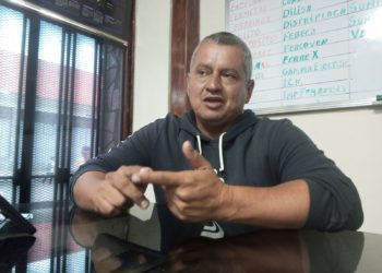 «Oscarcito» Hernández: un trujillano que llegó como salvavidas a Ecuador y ahora forma atletas