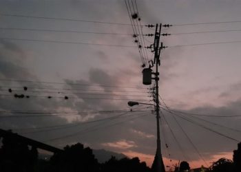 Valeranos ante “bajones” eléctricos: “nos están quemando los aparaticos”