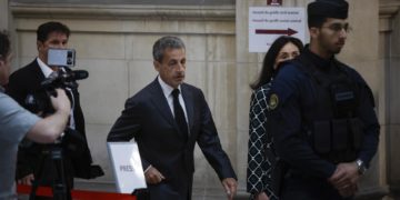 Sarkozy fue condenado en apelación a tres años de cárcel