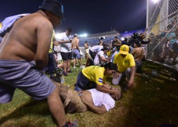 El Salvador sufre su mayor tragedia deportiva con 12 fallecidos en estadio