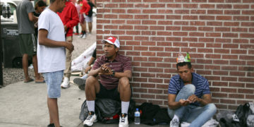 Migrantes venezolanos en El Paso se acogen solo a su «fe», no a las políticas