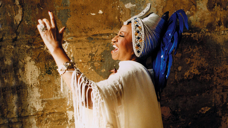 Fotografía cedida por Omer Pardillo donde aparece la "Reina de la Salsa", la cantante cubana Celia Cruz, que el 16 de julio se celebra el vigésimo aniversario de su fallecimiento en  Fort Lee, Nueva Jersey (EE.UU.). EFE/Omer Pardillo