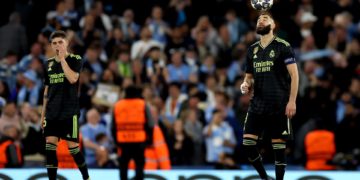 El Valencia busca calma ante un Real Madrid en tempestad