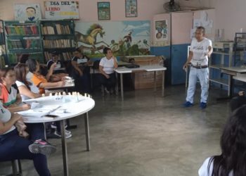 Desarrollan talleres de lectoescritura en honor al poeta Pérez Carmona