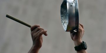 Al sonido de las “cacerolas”, comunidades de Boconó protestan por apagones