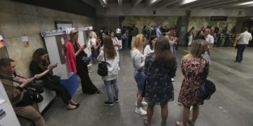 Rusia se ensaña con Kiev, bombardeada de noche y de día