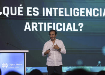 Editores de América cierran foro con llamado al uso responsable de inteligencia artificial
