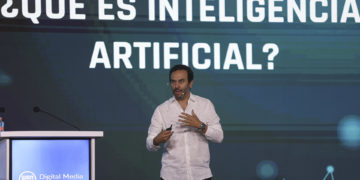 Editores de América cierran foro con llamado al uso responsable de inteligencia artificial
