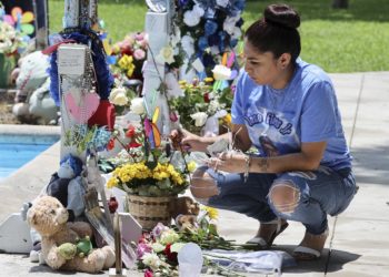 Uvalde sigue clamando:  ¿Por qué la Policía tardó 77 minutos en entrar a la escuela?
